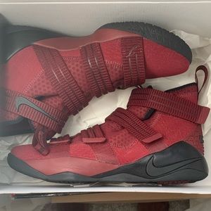 Nike LeBron Zoom Soldier 11 Burgundy